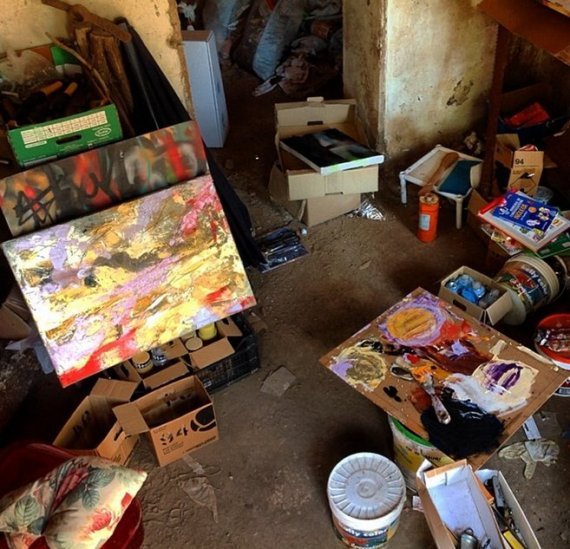 Στα άδυτα των στούντιο 44 καλλιτεχνών -Οι βασιλιάδες της ακαταστασίας και οι εμμονικοί με την τάξη - Εκθαμβωτικές φωτογραφίες από  τους χώρους όπου παράγεται  τέχνη [εικόνες] | iefimerida.gr 3