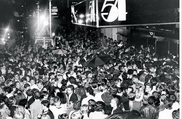 Πώς γιόρταζαν τα Χριστούγεννα στο studio 54 -Νέες φωτογραφίες για το «αμαρτωλό» κλαμπ [εικόνες] | iefimerida.gr 0