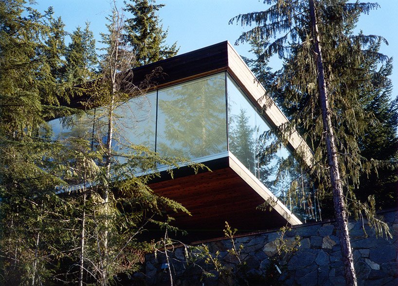 Μοναδικό -Η μίνιμαλ κατοικία που χτίστηκε μέσα σε έναν τεράστιο βράχο [εικόνες] | iefimerida.gr 1