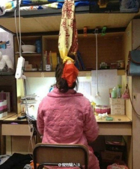 Αυτή είναι η νέα παρανοϊκή μόδα των Γιαπωνέζων για να μην τους παίρνει ο ύπνος στο διάβασμα [εικόνες] | iefimerida.gr 0