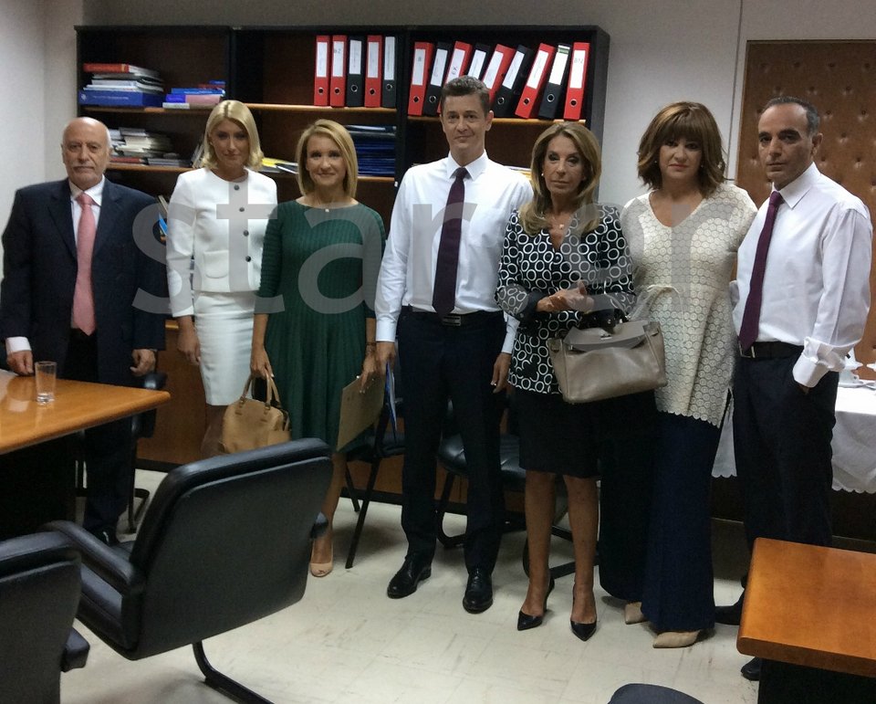 Οι κομψές του ντιμπέιτ -Σία Κοσιώνη στα λευκά, λαμπερή η Ολγα, στα πράσινα η Μάρα [εικόνες] | iefimerida.gr 6