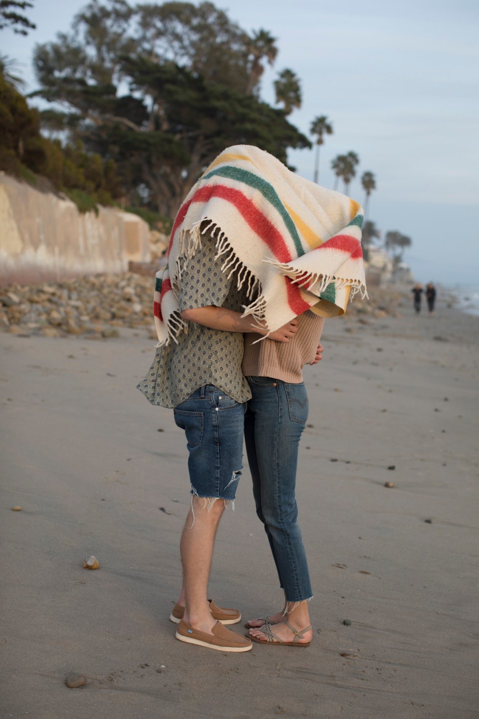 Ετοιμάζουμε βαλίτσα για διακοπές με τα fashion items της TOMS! | iefimerida.gr 3