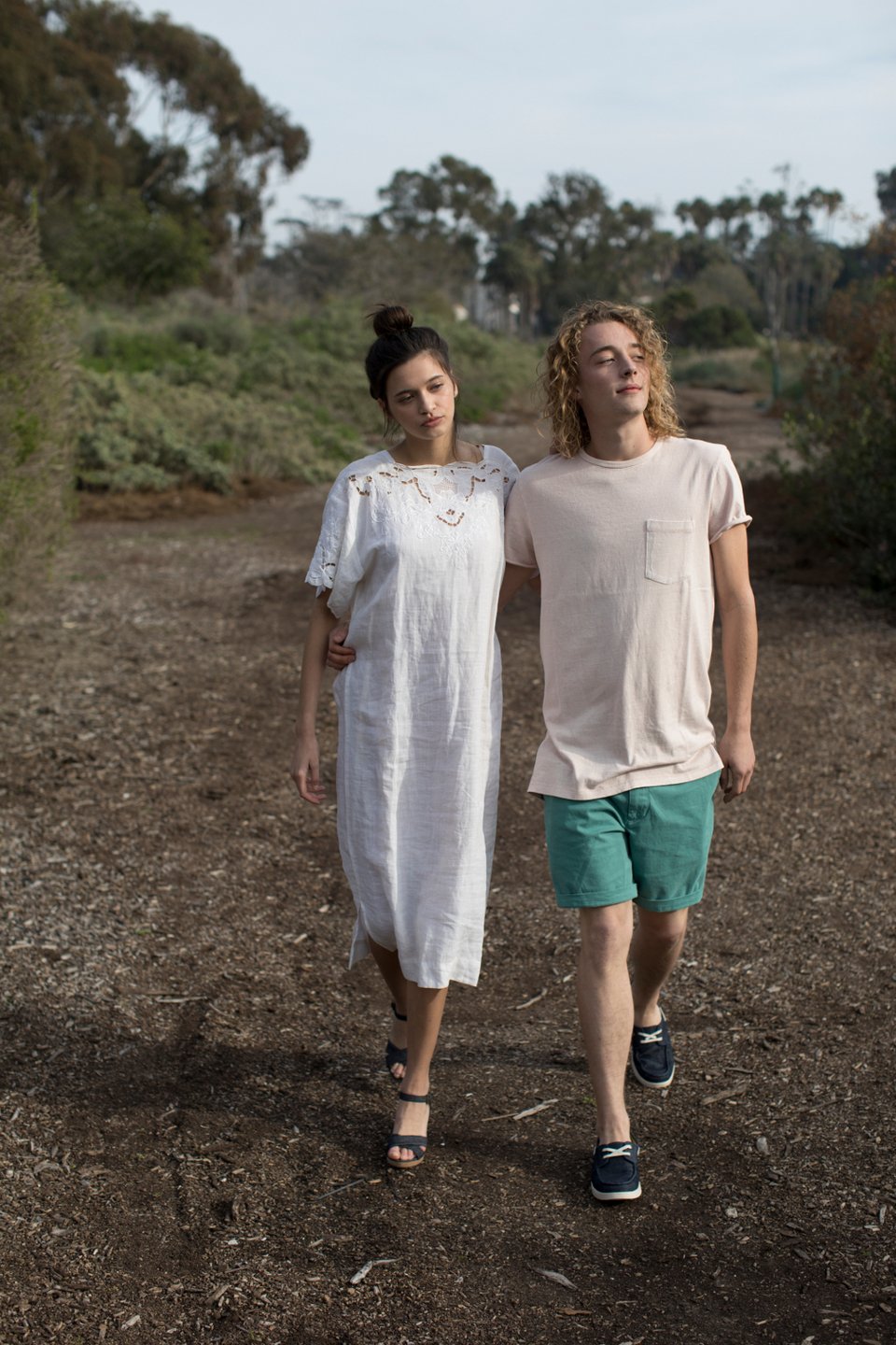 Ετοιμάζουμε βαλίτσα για διακοπές με τα fashion items της TOMS! | iefimerida.gr 4