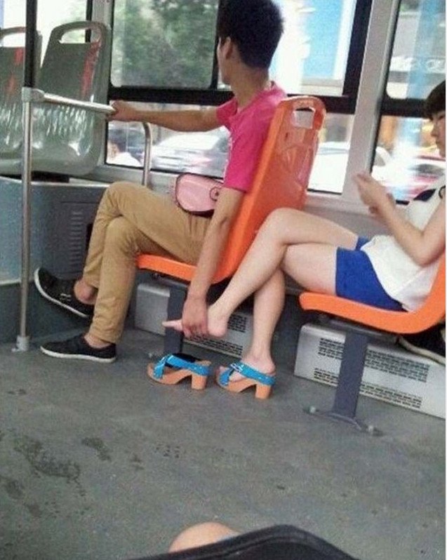 Ιδού γιατί το μετρό θεωρείται ένα από τα εκκεντρικότερα μέρη -Οι πιο παράξενοι συνταξιδιώτες [εικόνες] | iefimerida.gr 3