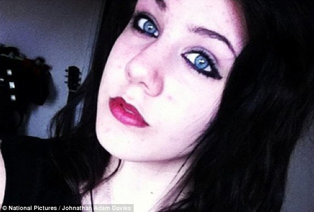 Ζευγάρι εφήβων αυτοκτόνησε από έρωτα -Πίστευαν ότι δεν μπορούν να είναι μαζί λόγω πολιτισμικών διαφορών [εικόνες] | iefimerida.gr 4