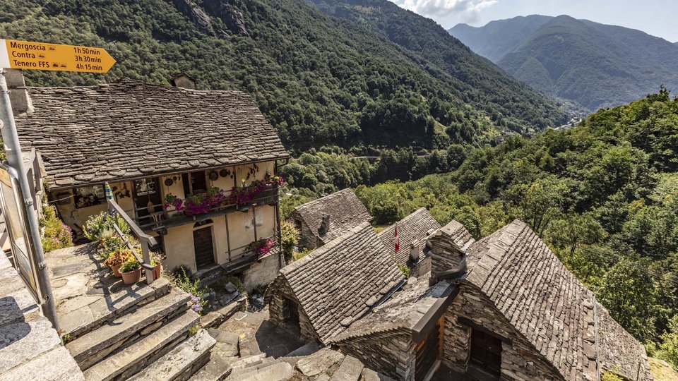 Ενα ολόκληρο χωριό στην Ελβετία θα γίνει ξενοδοχείο -Οταν η εγκατάλειψη γίνεται πλεονέκτημα [εικόνες] | iefimerida.gr 4