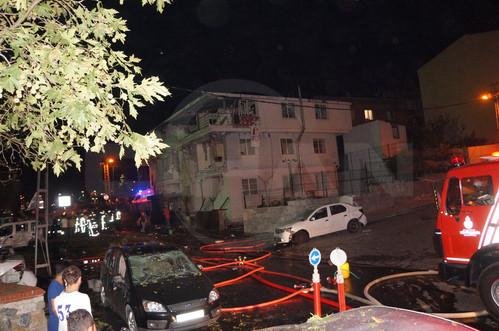 Τρόμος στην Τουρκία: Δύο άνθρωποι σκοτώθηκαν από έκρηξη σε αστυνομικό τμήμα [εικόνες] | iefimerida.gr 2