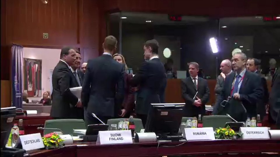 O Τσίπρας ζητάει πολιτική λύση -Οχι, απαντούν οι εταίροι [βίντεο] | iefimerida.gr 1