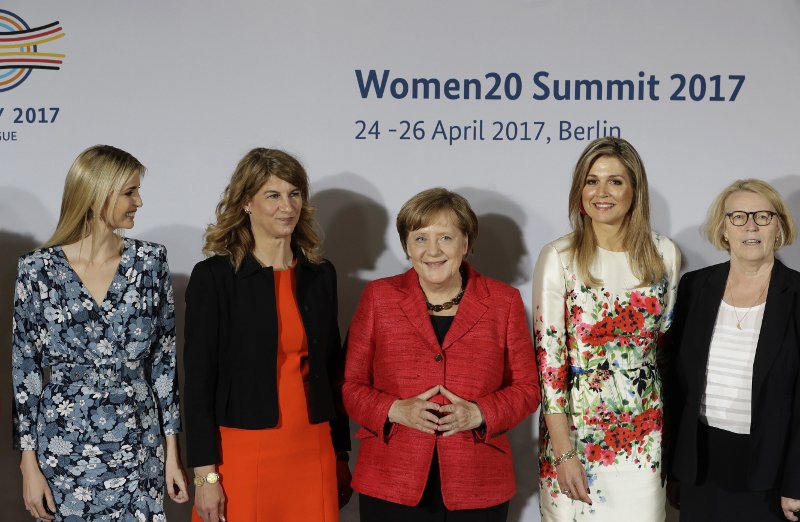 H Iβάνκα καλύπτει τον Τραμπ: «O πατέρας μου πάντα είχε θετική στάση απέναντι στις γυναίκες» [εικόνες] | iefimerida.gr 1