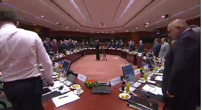 Η Σύνοδος Κορυφής κράτησε ενός λεπτού σιγή για τους 22 νεκρούς από την τρομοκρατική επίθεση στην Τυνησία [εικόνες & βίντεο] | iefimerida.gr 1