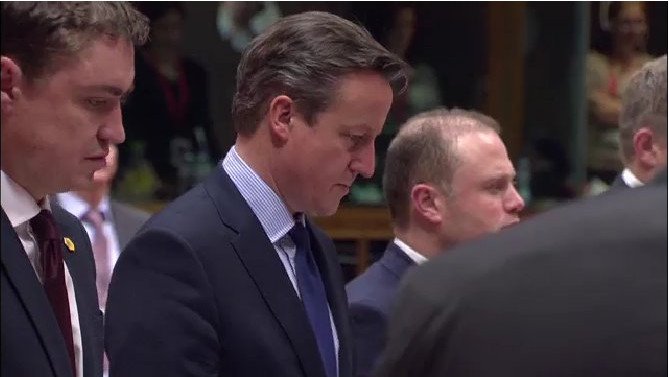 Η Σύνοδος Κορυφής κράτησε ενός λεπτού σιγή για τους 22 νεκρούς από την τρομοκρατική επίθεση στην Τυνησία [εικόνες & βίντεο] | iefimerida.gr 7