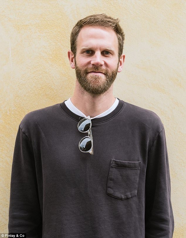 Φαινόμενο Μέγκαν Μαρκλ: Φόρεσε γυαλιά των 150 δολ. οι σχεδιαστές τους έβγαλαν 20.000 δολ. σε μια νύχτα [εικόνες] | iefimerida.gr 4