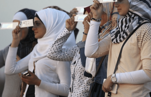 Η έκλειψη ηλίου ανά την υφήλιο -Από την Αφρική και τις ΗΠΑ έως την Ευρώπη πώς «υποδέχτηκαν» το σπάνιο φαινόμενο [εικόνες]  | iefimerida.gr 8