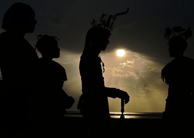 Η έκλειψη ηλίου ανά την υφήλιο -Από την Αφρική και τις ΗΠΑ έως την Ευρώπη πώς «υποδέχτηκαν» το σπάνιο φαινόμενο [εικόνες]  | iefimerida.gr 1