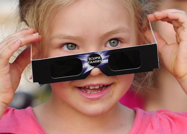 Η έκλειψη ηλίου ανά την υφήλιο -Από την Αφρική και τις ΗΠΑ έως την Ευρώπη πώς «υποδέχτηκαν» το σπάνιο φαινόμενο [εικόνες]  | iefimerida.gr 7