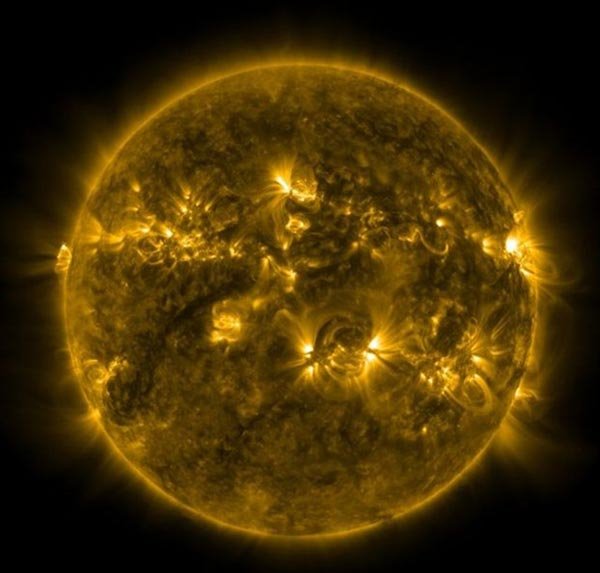 Σβήνει τελικά ο Ηλιος μας; Εντυπωσιακές και ανησυχητικές οι λήψεις από τη ΝASA [εικόνα] | iefimerida.gr 0