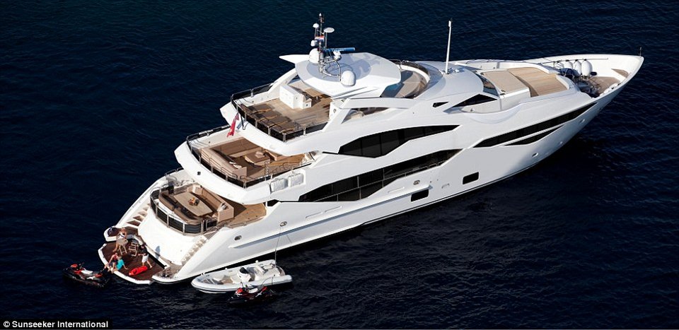 Μέσα στις πιο ακριβές θαλαμηγούς -Πλωτά παλάτια που αγγίζουν το όνειρο [εικόνες] | iefimerida.gr 3