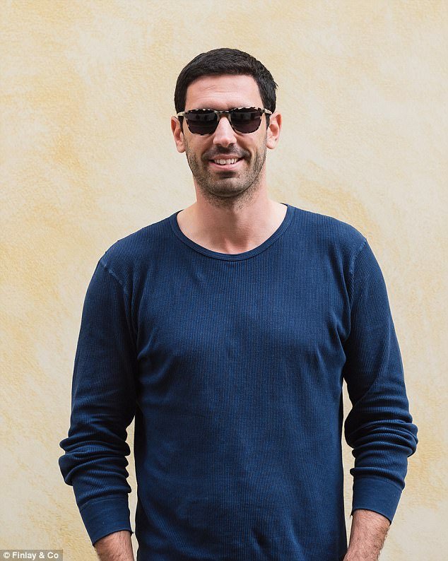 Φαινόμενο Μέγκαν Μαρκλ: Φόρεσε γυαλιά των 150 δολ. οι σχεδιαστές τους έβγαλαν 20.000 δολ. σε μια νύχτα [εικόνες] | iefimerida.gr 3