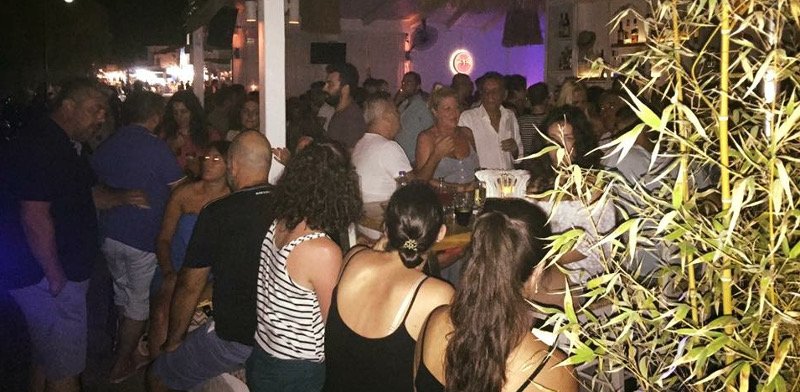 Sunrise: Το beach bar του φετινού καλοκαιριού είναι στο Αγκίστρι -Κοκτέιλ που ξεσηκώνουν, πάνω στη θάλασσα [εικόνες] | iefimerida.gr 4