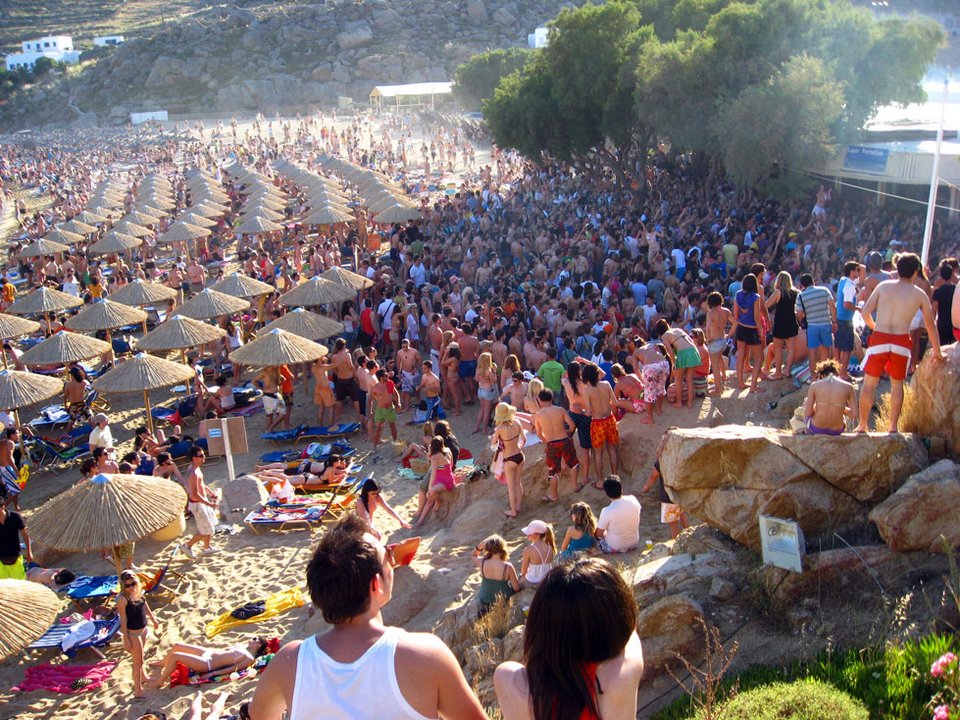 Το ελληνικό νησί στη λίστα με τα μέρη όπου πρέπει να ξεφαντώσεις τουλάχιστον μια φορά στη ζωή σου [εικόνες] | iefimerida.gr 0