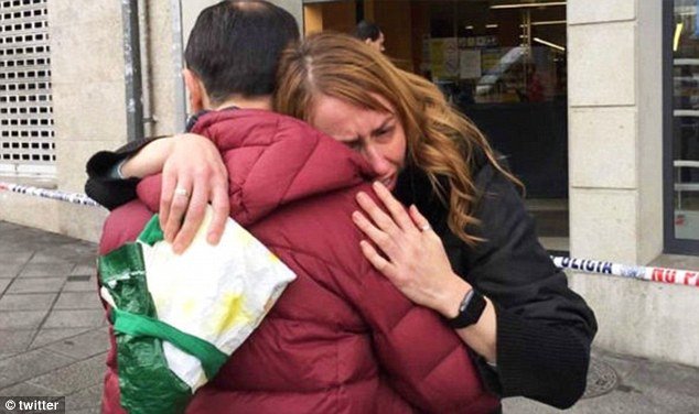 Πυροβολισμοί σε σούπερ μάρκετ στην Ισπανία -Ο ένοπλος φώναζε «Αλάχου Ακμπάρ» [εικόνες & βίντεο] | iefimerida.gr 0