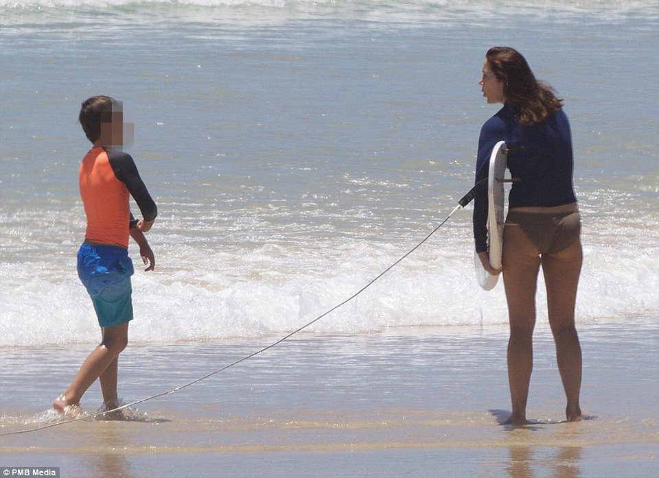 Σέρφερ η πριγκίπισσα Μαίρη της Δανίας – Αψογο κορμί, παρέα με τα τέσσερα παιδιά της [εικόνες] | iefimerida.gr 2