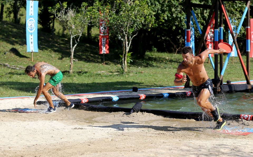 Γιατί το Survivor τρελαίνει τα μηχανάκια της AGB; Οι «Διάσημοι» και οι «Μαχητές», οι κόντρες, η πείνα και το σεξ | iefimerida.gr 3