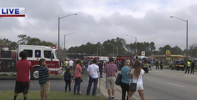 «Τρελό» ΙΧ έπεσε πάνω σε μπάντα μαθητών στην Αλαμπάμα -12 τραυματίες [εικόνες & βίντεο]  | iefimerida.gr 1
