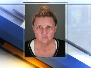 Κομμώτρια από τις ΗΠΑ κούρευε γυμνή και σκανδάλιζε -Συνελήφθη γιατί δεν είχε άδεια [εικόνες] | iefimerida.gr 4