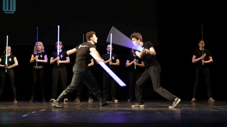 Στη Μόσχα η πρώτη σχολή για Τζεντάι -Για να χειρίζεσαι το φωτόσπαθο [εικόνες & βίντεο] | iefimerida.gr 1