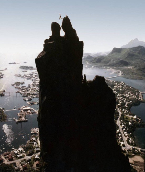 Δείτε τι κάνουν «τρελοί» για αδρεναλίνη Νορβηγοί σε ύψος 150 μ. [εικόνες, βίντεο] | iefimerida.gr 0