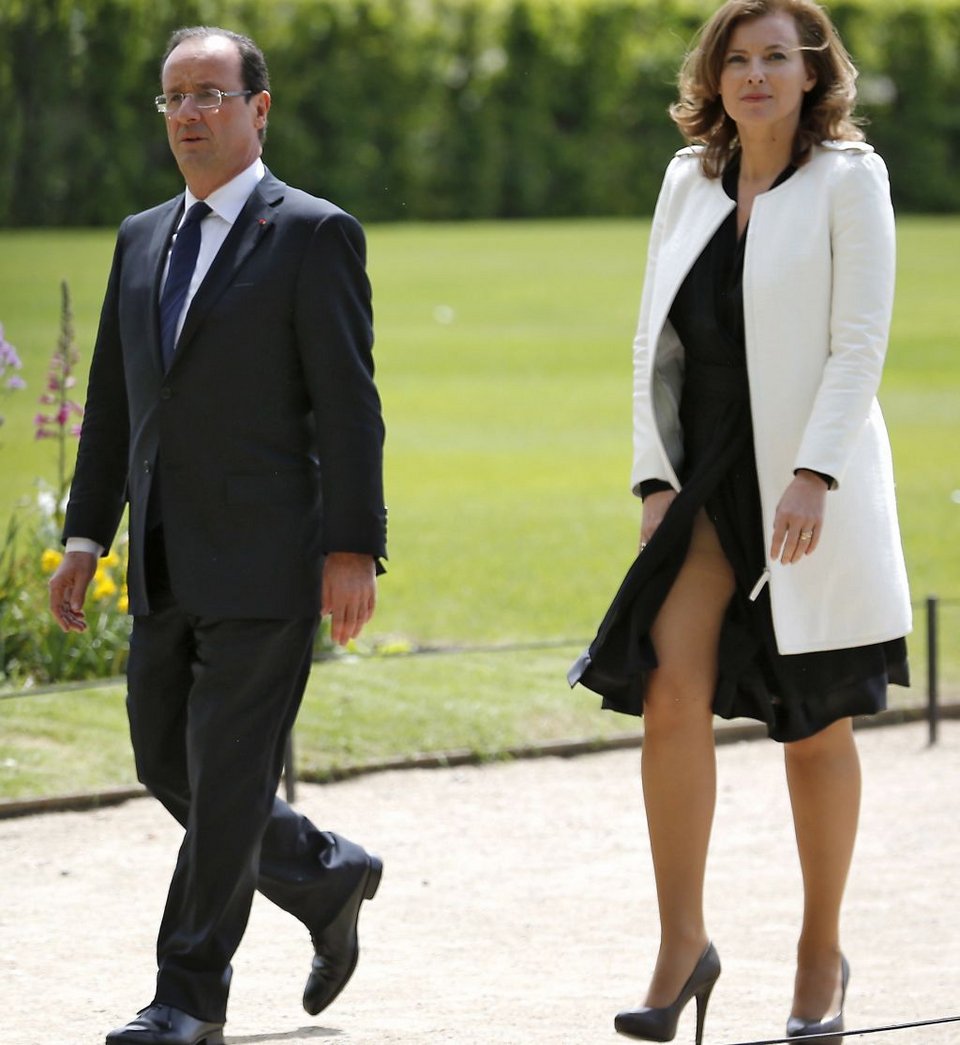 Το σέξι ατύχημα της γυναίκας του Ολάντ που ξεσήκωσε τους Γάλλους [εικόνες] | iefimerida.gr 4