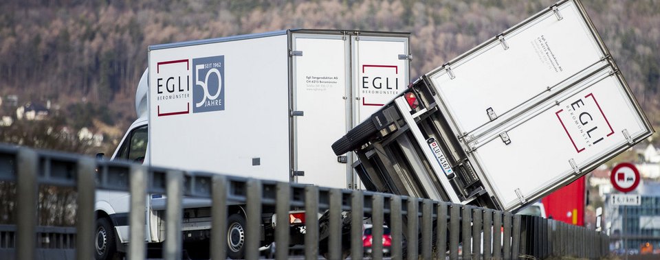 Χάος στην Ελβετία: Θυελλώδεις άνεμοι 200 χλμ/ώρα εκτροχίασαν τρένο -8 τραυματίες | iefimerida.gr 0