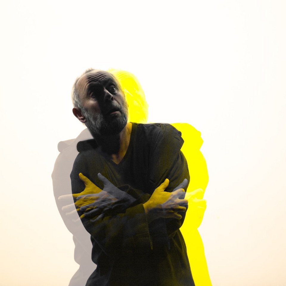 O Ματθαίος Γιωσαφάτ βοηθά τον Σωτήρη Χατζάκη να προσεγγίσει τον Tρελό του Γκόγκολ [εικόνες & βίντεο]   | iefimerida.gr 0