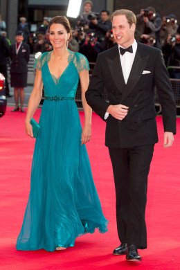 Τζένη Πάκμαν: Μια σχεδιάστρια νυφικών πίσω από το γαλάζιο πουά φόρεμα της Μίντλετον που έγινε μόδα σε μια νύχτα [εικόνες] | iefimerida.gr 6