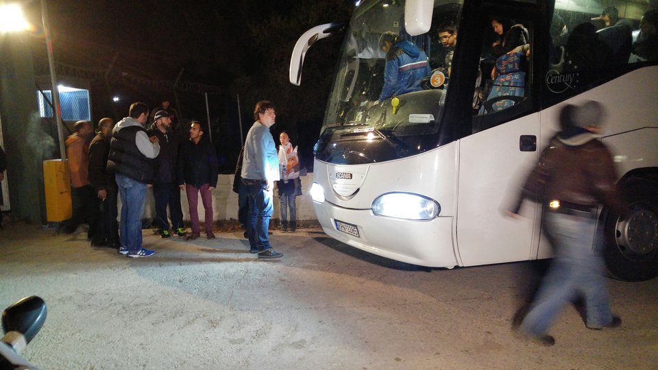 Εφτασαν στο Σχιστό οι πρώτοι πρόσφυγες από τα σύνορα -Παίρνουν ταξί και εξαφανίζονται [εικόνες] | iefimerida.gr 1