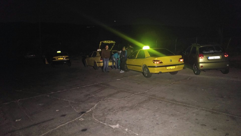 Εφτασαν στο Σχιστό οι πρώτοι πρόσφυγες από τα σύνορα -Παίρνουν ταξί και εξαφανίζονται [εικόνες] | iefimerida.gr 5