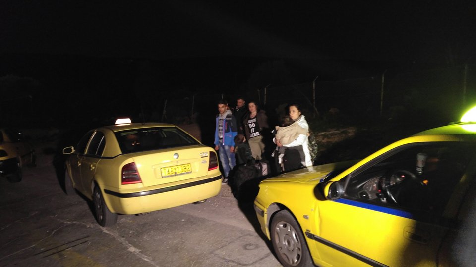 Εφτασαν στο Σχιστό οι πρώτοι πρόσφυγες από τα σύνορα -Παίρνουν ταξί και εξαφανίζονται [εικόνες] | iefimerida.gr 6