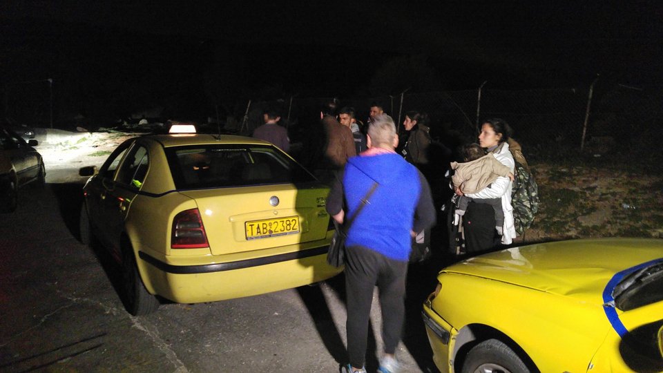 Εφτασαν στο Σχιστό οι πρώτοι πρόσφυγες από τα σύνορα -Παίρνουν ταξί και εξαφανίζονται [εικόνες] | iefimerida.gr 7