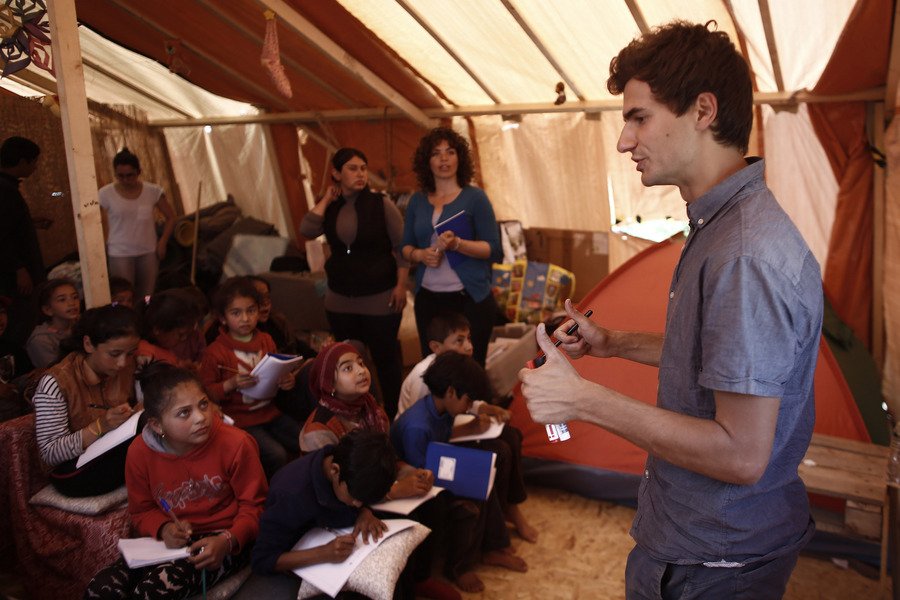 Σχολείο για τα παιδιά της Ειδομένης: Ανοιξε πριν 5 μέρες, διδάσκουν και πρόσφυγες [εικόνες] | iefimerida.gr 0