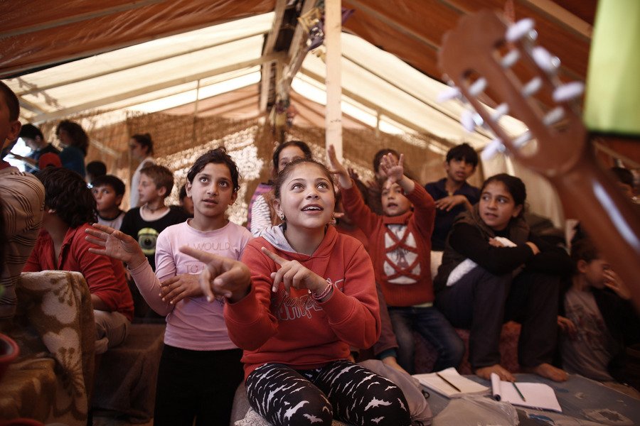 Σχολείο για τα παιδιά της Ειδομένης: Ανοιξε πριν 5 μέρες, διδάσκουν και πρόσφυγες [εικόνες] | iefimerida.gr 2