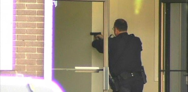 Μακελειό σε κολέγιο στο Όκλαντ - Επτά νεκροί [εικόνες] | iefimerida.gr 0