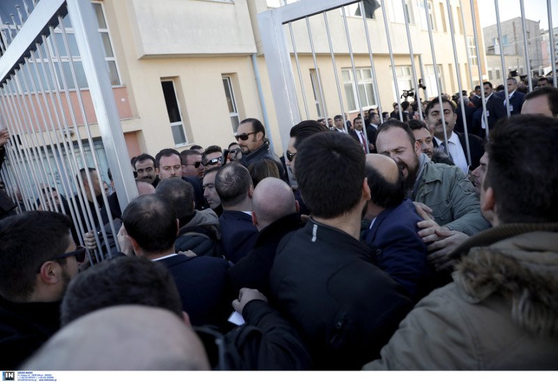 «Ηγέτη μας» φώναζαν στον Ερντογάν στο μειονοτικό σχολείο [εικόνες & βίντεο] | iefimerida.gr 2