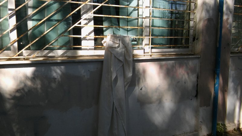 Χανιά: Αγνωστοι τα έκαναν «γυαλιά-καρφιά» σε σχολείο [εικόνες] | iefimerida.gr 2