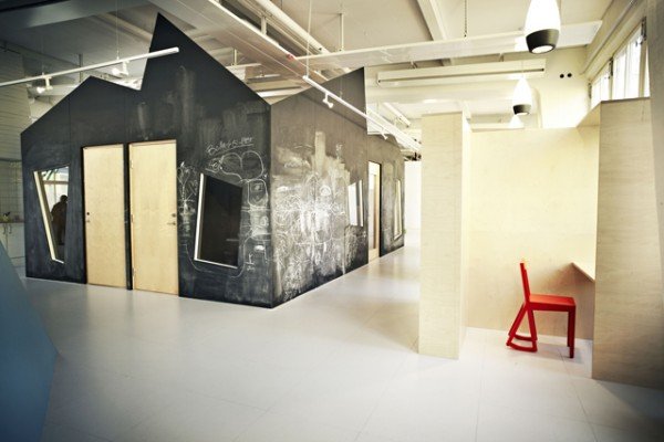 Σχολείο βγαλμένο από παιδικό όνειρο -Χωρίς θρανία μόνο καναπέδες, παιχνίδια, χρώματα [εικόνες&βίντεο] | iefimerida.gr 2