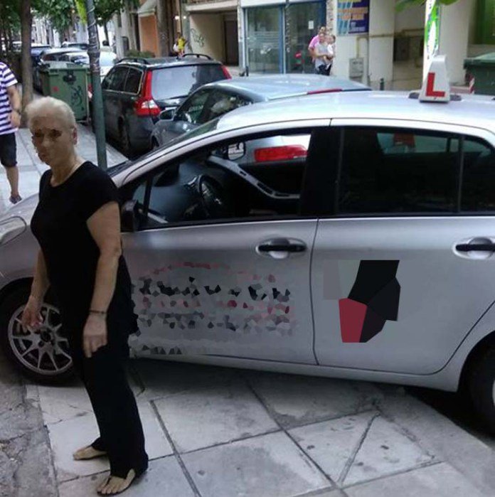 Απίστευτος δάσκαλος σχολής οδηγών στη Λάρισα: Πάρκαρε πάνω στο πεζοδρόμιο [εικόνα] | iefimerida.gr 0