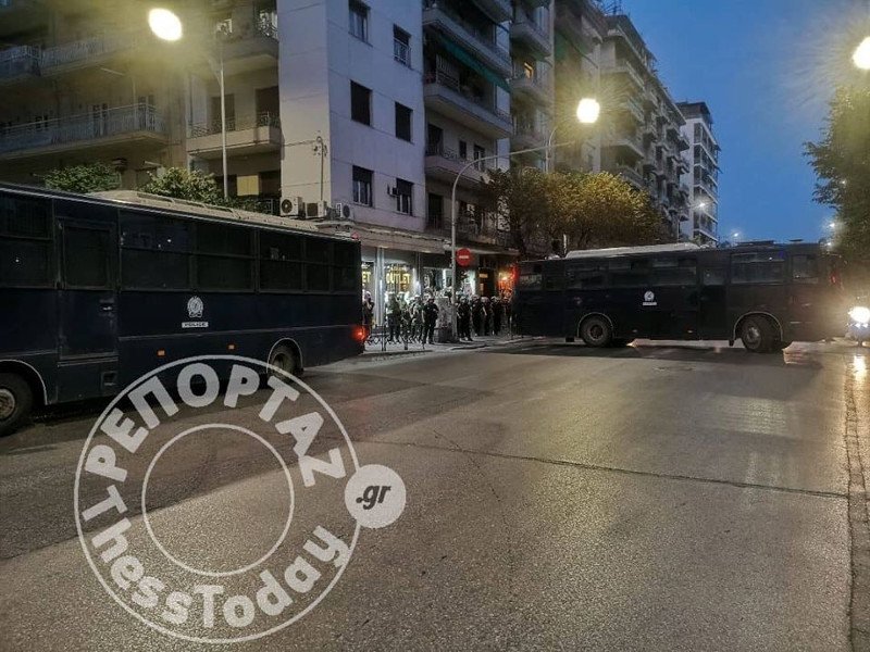 Πορεία στο κέντρο της Θεσσαλονίκης για τη Μακεδονία [εικόνες & βίντεο] | iefimerida.gr 2