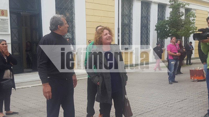 ΜΑΤ στην Ευελπίδων -Οι συγγενείς της Δώρας προσπάθησαν να εισβάλουν στο διαστήριο [εικόνες & βίντεο] | iefimerida.gr 8