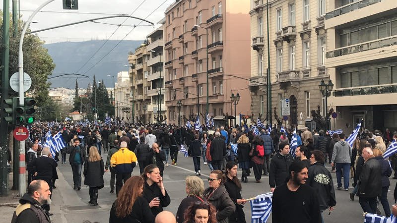 Μέχρι τη Ρηγίλλης έφθασε το συλλαλητήριο - Για 1,5 εκατομμύριο ανθρώπους μιλούν οι διοργανωτές [εικόνες & βίντεο] | iefimerida.gr 0