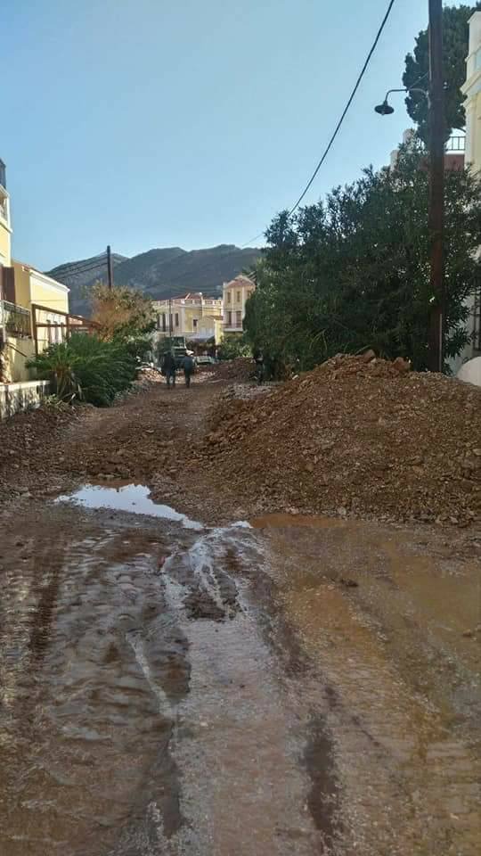 Σε κατάσταση έκτακτης ανάγκης η Σύμη -Εικόνες καταστροφής μία μέρα μετά τη σφοδρή κακοκαιρία | iefimerida.gr 5